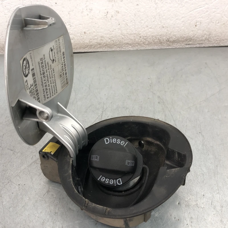 Capac usa rezervor / Volkswagen Passat CC 2013 / Caroserie, oglinzi si faruri