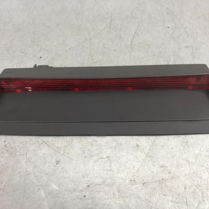 Stop suplimentar / Volkswagen Passat CC 2013 / Caroserie, oglinzi si faruri
