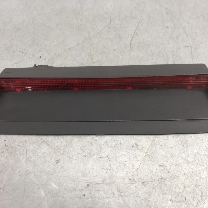 Stop suplimentar / Volkswagen Passat CC 2013 / Caroserie, oglinzi si faruri