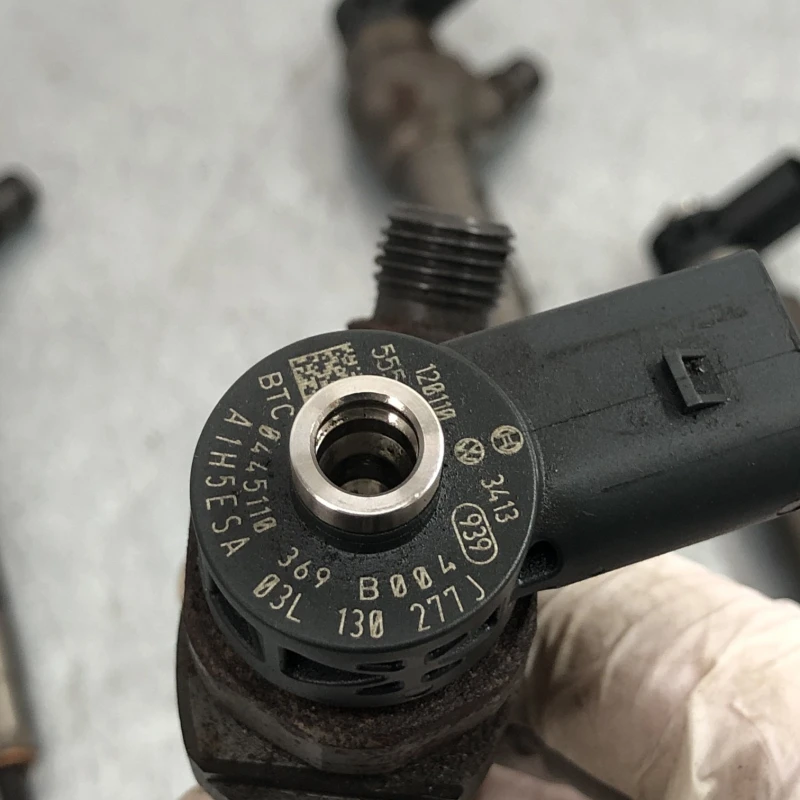Injector / Volkswagen Passat CC 2013 / Motor, racire si evacuare