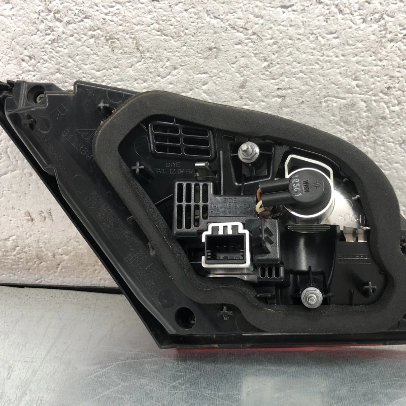 Stop dreapta haion / Volkswagen Passat CC 2013 / Caroserie, oglinzi si faruri