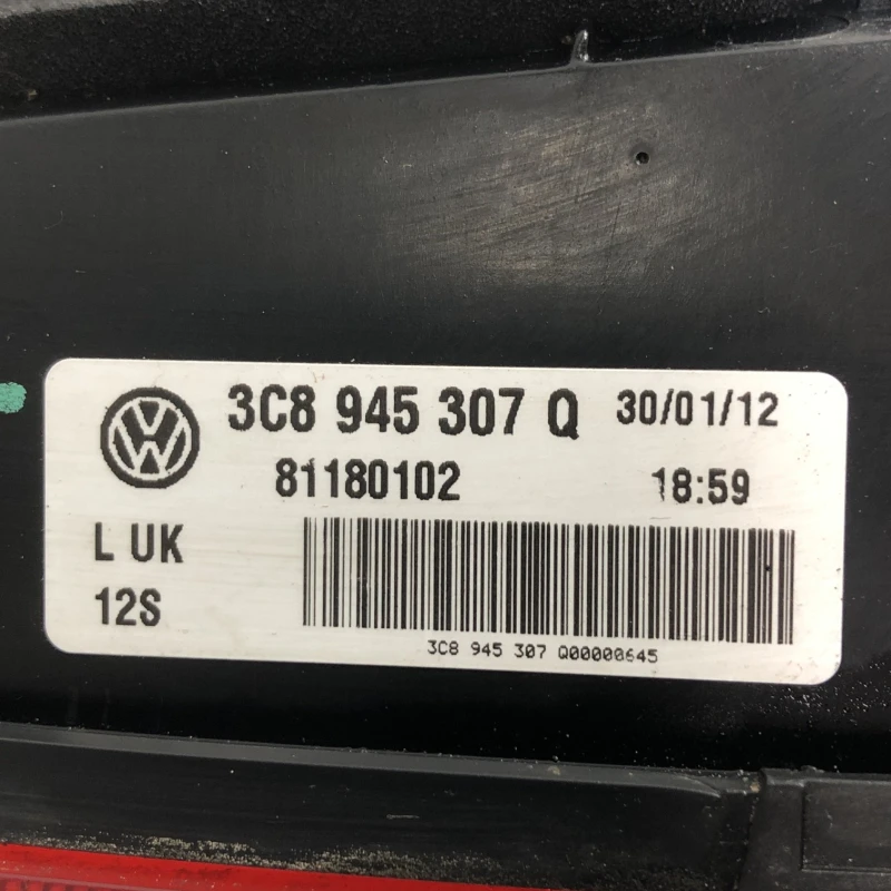 Stop stanga haion / Volkswagen Passat CC 2013 / Caroserie, oglinzi si faruri