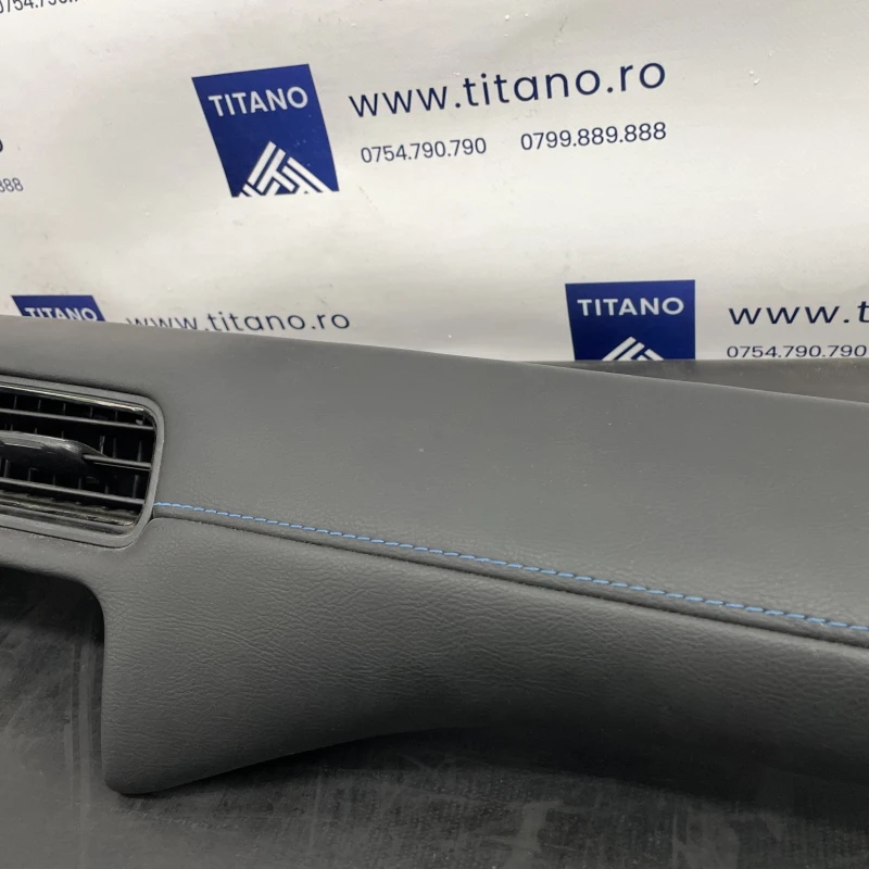 Trim bord piele / Nissan Leaf ZE1 2019 / Interior