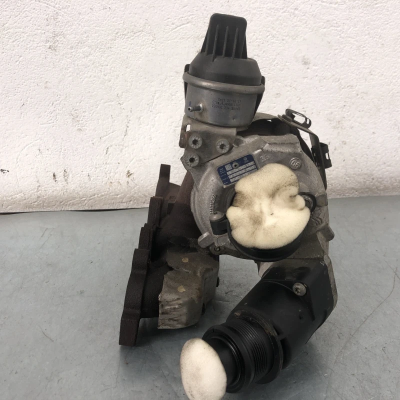 Turbosuflanta turbo turbina / Volkswagen Passat CC 2013 / Motor, racire si evacuare