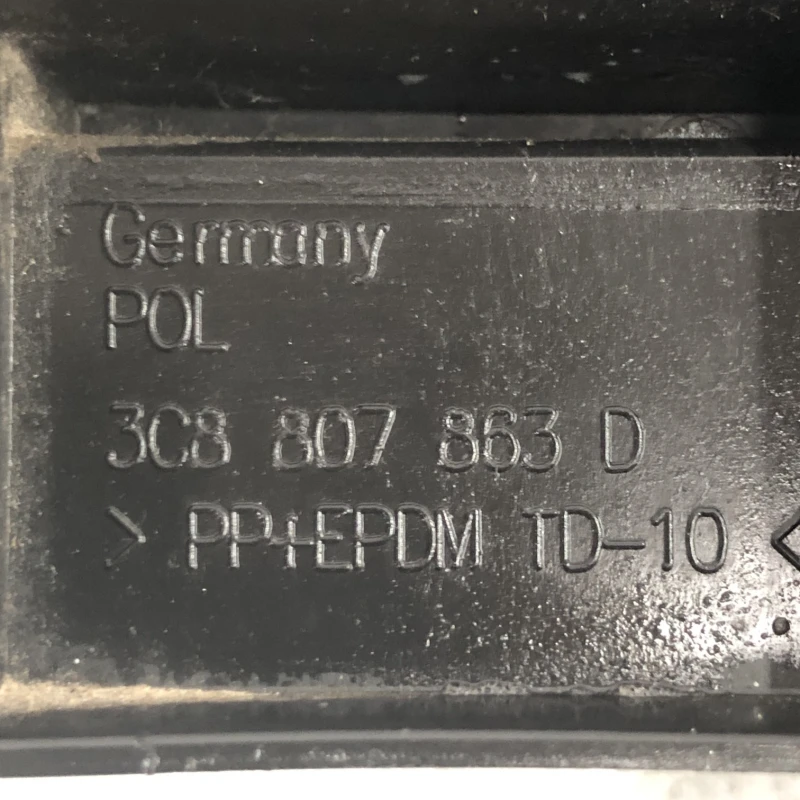 Suport central bara spate / Volkswagen Passat CC 2013 / Caroserie, oglinzi si faruri