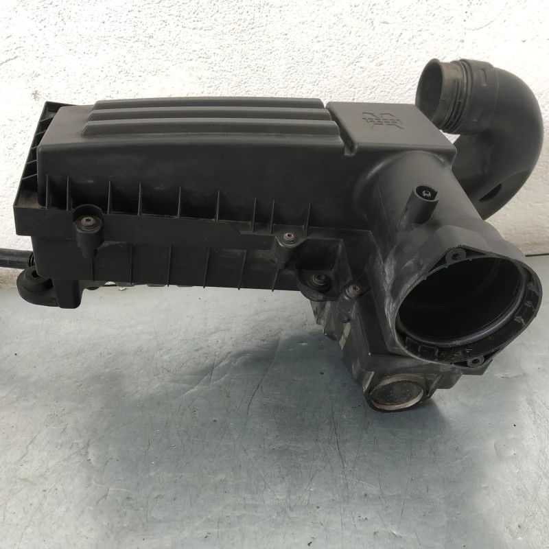 Carcasa filtru aer Volkswagen Passat CC 2013