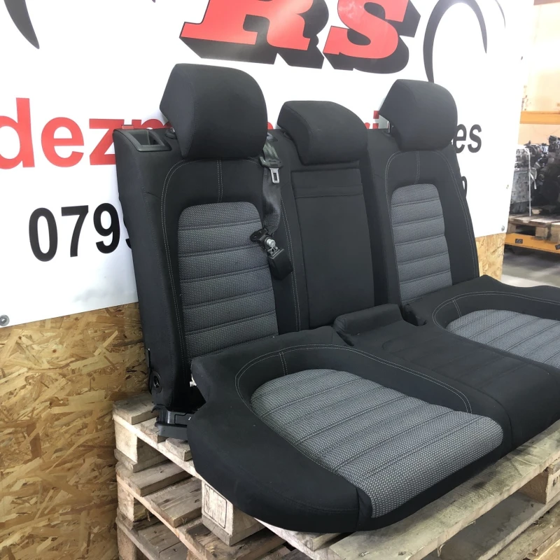 Bancheta spate / Volkswagen Passat CC 2013 / Interior