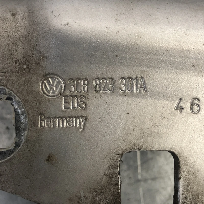 Balamale capota / Volkswagen Passat CC 2013 / Caroserie, oglinzi si faruri