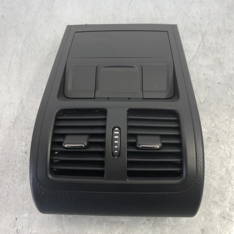 Grila ventilatie aer spate / Volkswagen Passat CC 2013 / Interior