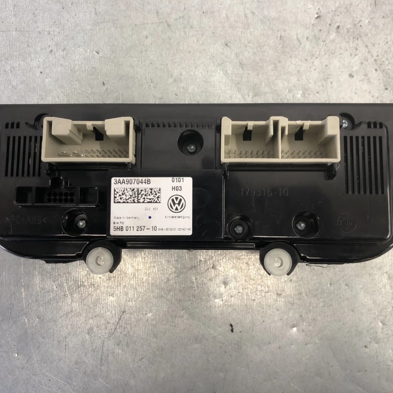 Panou climatronic / Volkswagen Passat CC 2013 / Climatizare