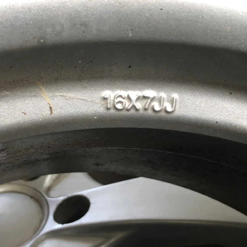 Jante aliaj 16 / Volkswagen Passat B7 2012 / Jante si roti