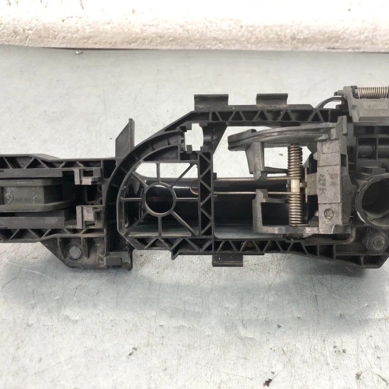 Maner usa dreapta spate / Volkswagen Passat B7 2012 / Caroserie, oglinzi si faruri