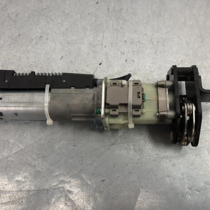 Motoras deschidere haion stanga / Volkswagen Passat B7 2012 / Audio si electronice