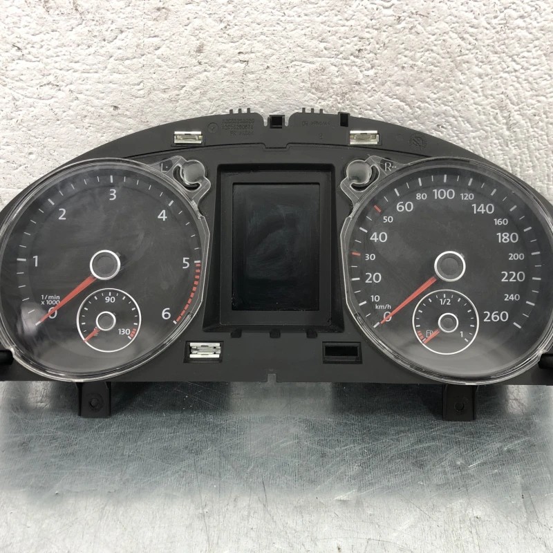 Ceas bord Volkswagen Passat B7 2012