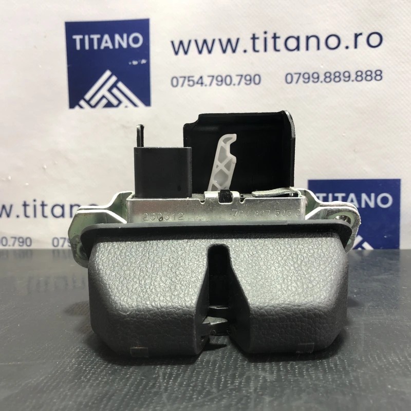 Iala broasca haion / Volkswagen Sharan 7N 2013 / Caroserie, oglinzi si faruri