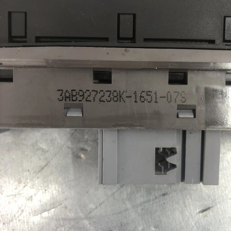 Butoane consola centrala / Volkswagen Passat B7 2012 / Interior