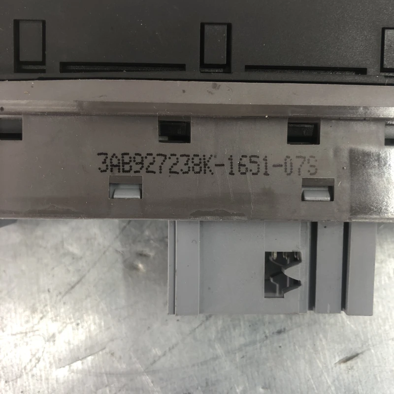 Butoane consola centrala / Volkswagen Passat B7 2012 / Interior