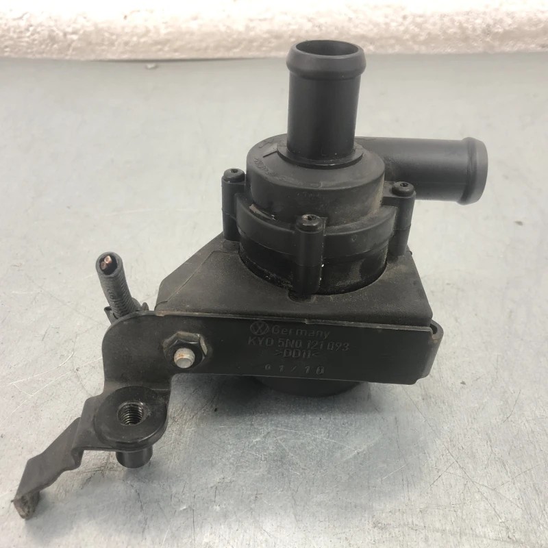Pompa recirculare apa / Volkswagen Tiguan 5N 2010 / Motor, racire si evacuare
