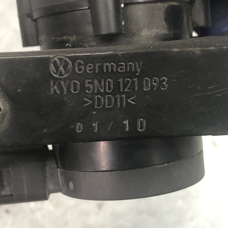 Pompa recirculare apa / Volkswagen Tiguan 5N 2010 / Motor, racire si evacuare