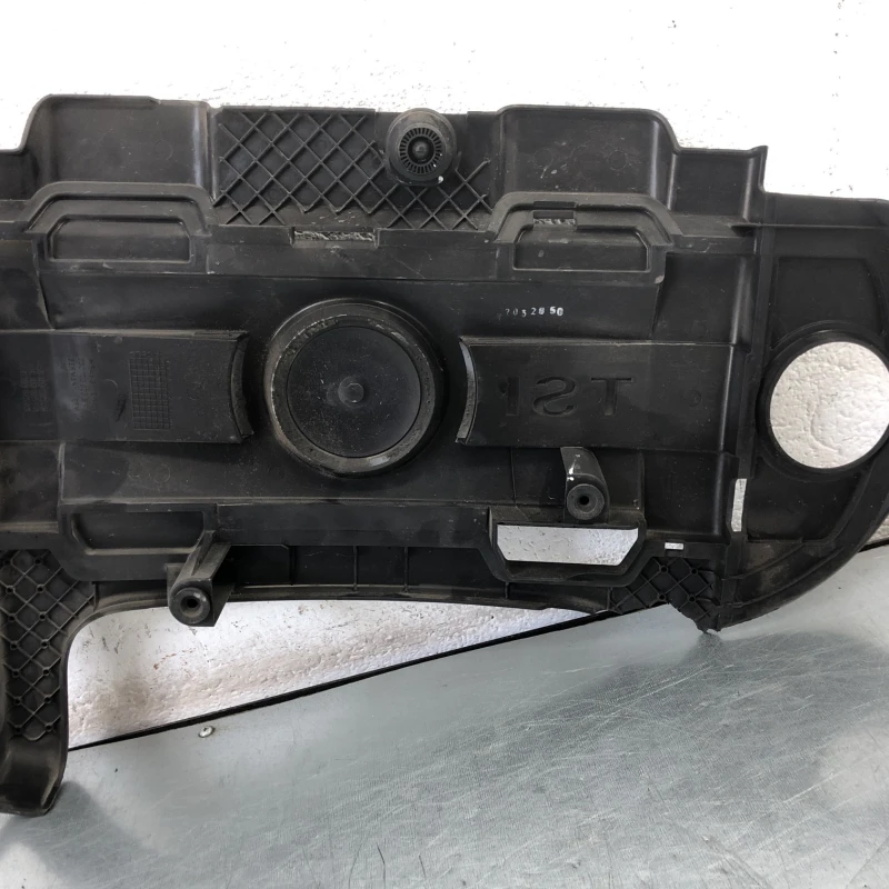 Capac motor / Volkswagen Tiguan 5N 2010 / Motor, racire si evacuare