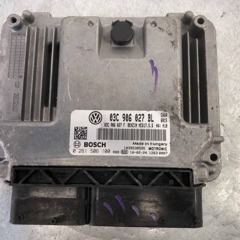 Calculator motor ecu Volkswagen Tiguan 5N 2010