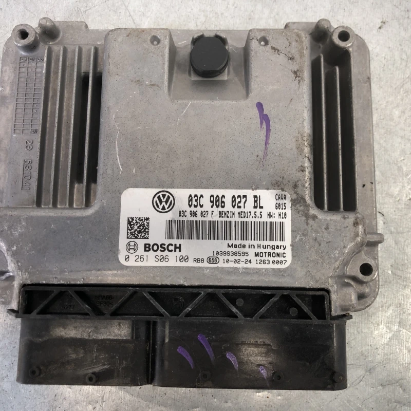 Calculator motor ecu Volkswagen 