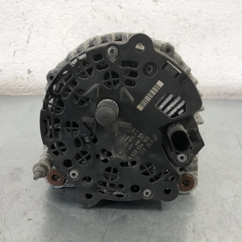 Alternator / Volkswagen Passat B7 2012 / Motor, racire si evacuare