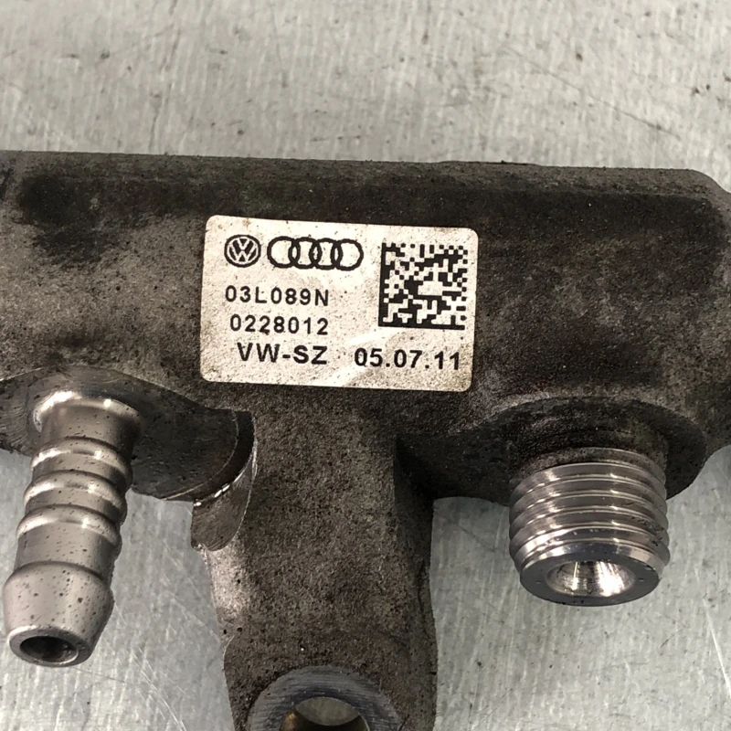Rampa injectoare cu senzor / Volkswagen Passat B7 2012 / Motor, racire si evacuare