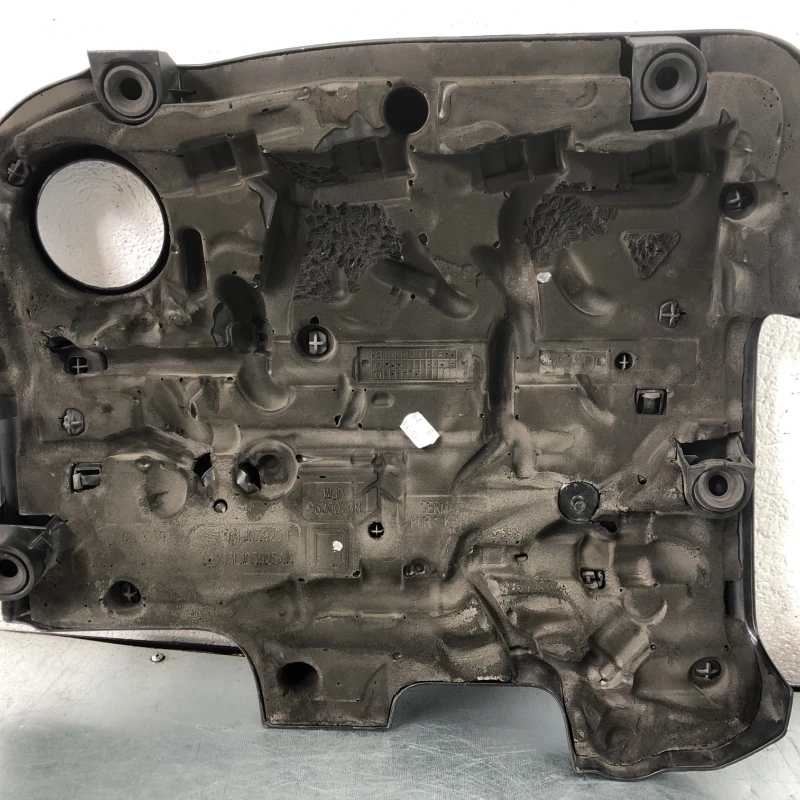 Capac motor / Volkswagen Passat B7 2012 / Motor, racire si evacuare