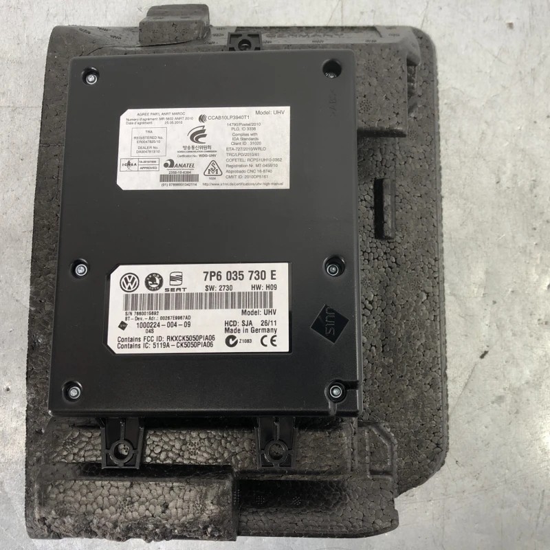 Modul bluthooth / Volkswagen Passat B7 2012 / Audio si electronice