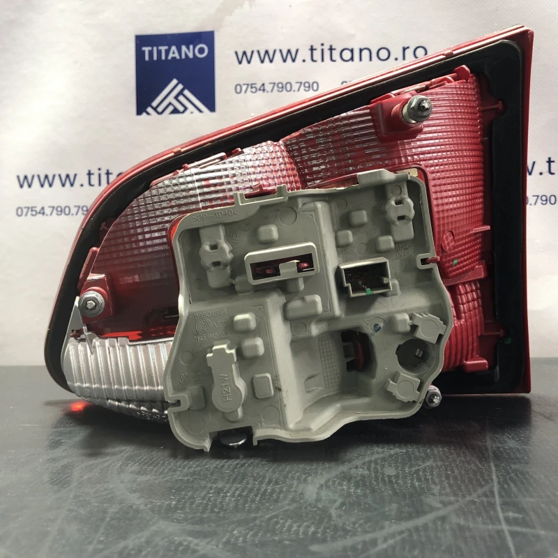 Stop stanga haion / Volkswagen Sharan 7N 2013 / Caroserie, oglinzi si faruri