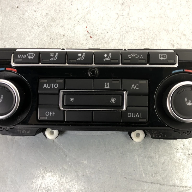Panou climatronic / Volkswagen Passat B7 2012 / Climatizare