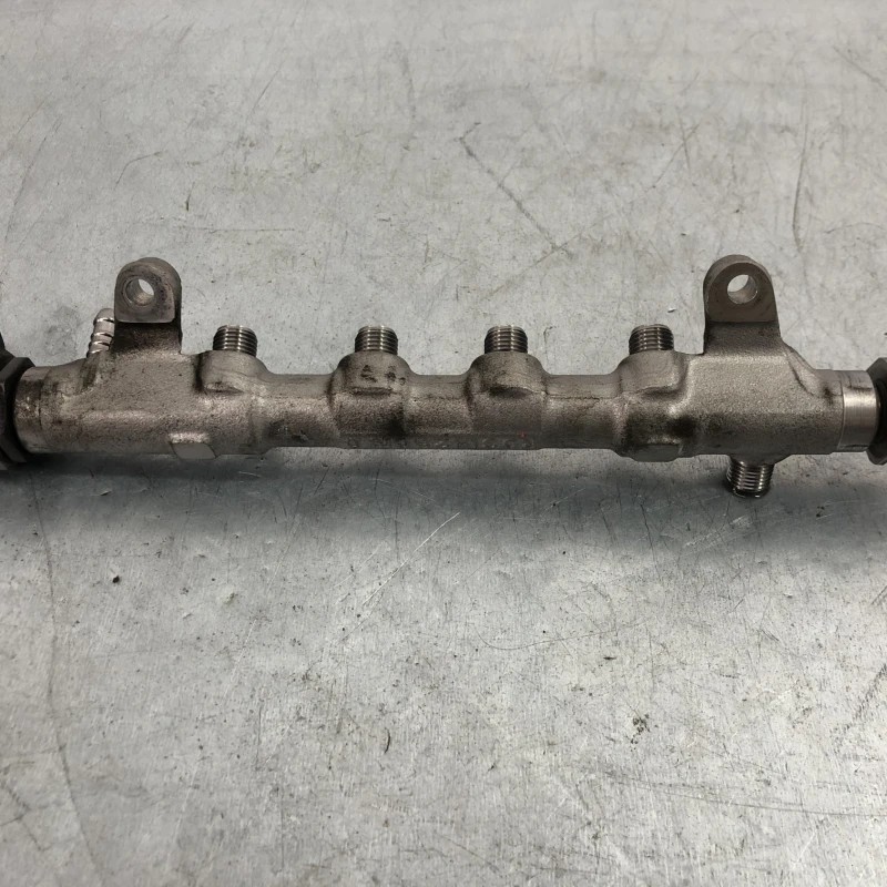Rampa injectoare cu senzor / Volkswagen Passat B7 2013 / Motor, racire si evacuare
