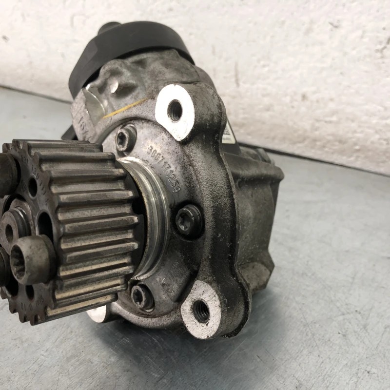 Pompa de injectie inalte / Volkswagen Passat B7 2013 / Motor, racire si evacuare