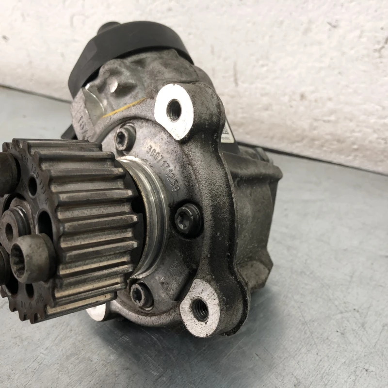 Pompa de injectie inalte / Volkswagen Passat B7 2013 / Motor, racire si evacuare