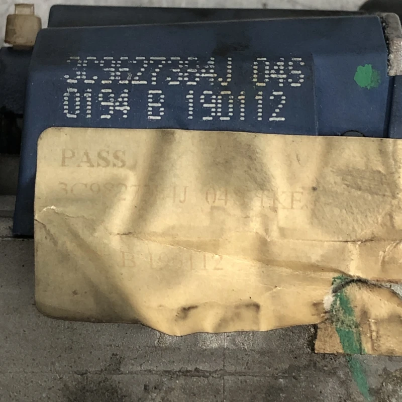 Motoras Haion Electric dreapta / Volkswagen Passat B7 2013 / Caroserie, oglinzi si faruri