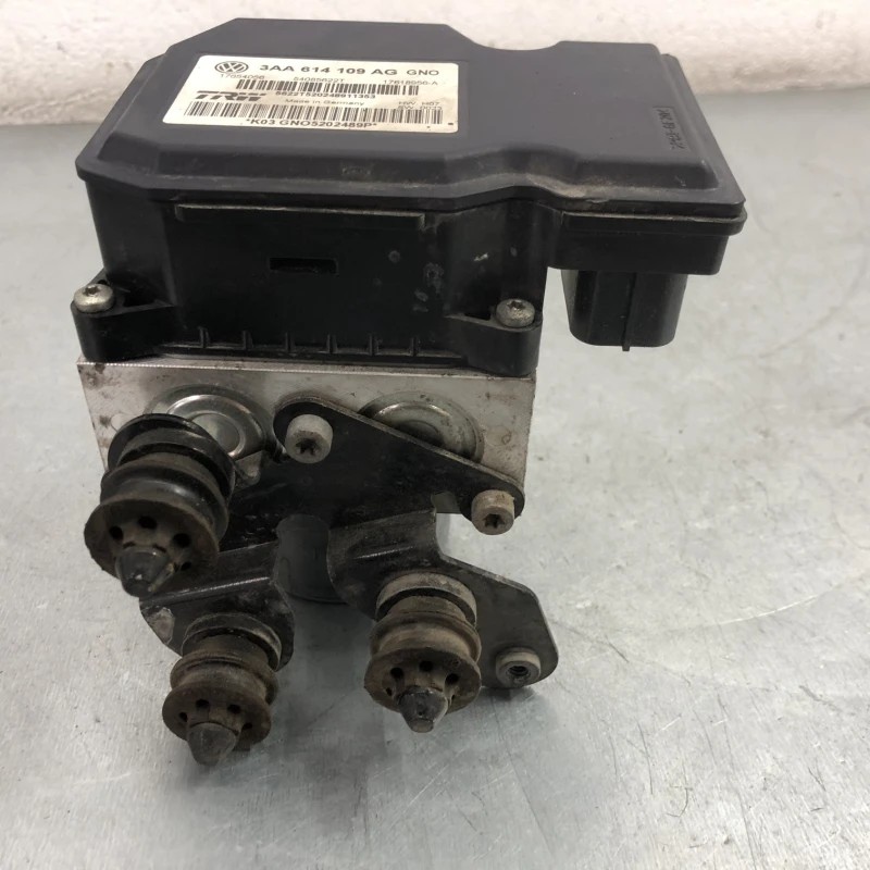 Pompa abs / Volkswagen Passat B7 2013 / Frane