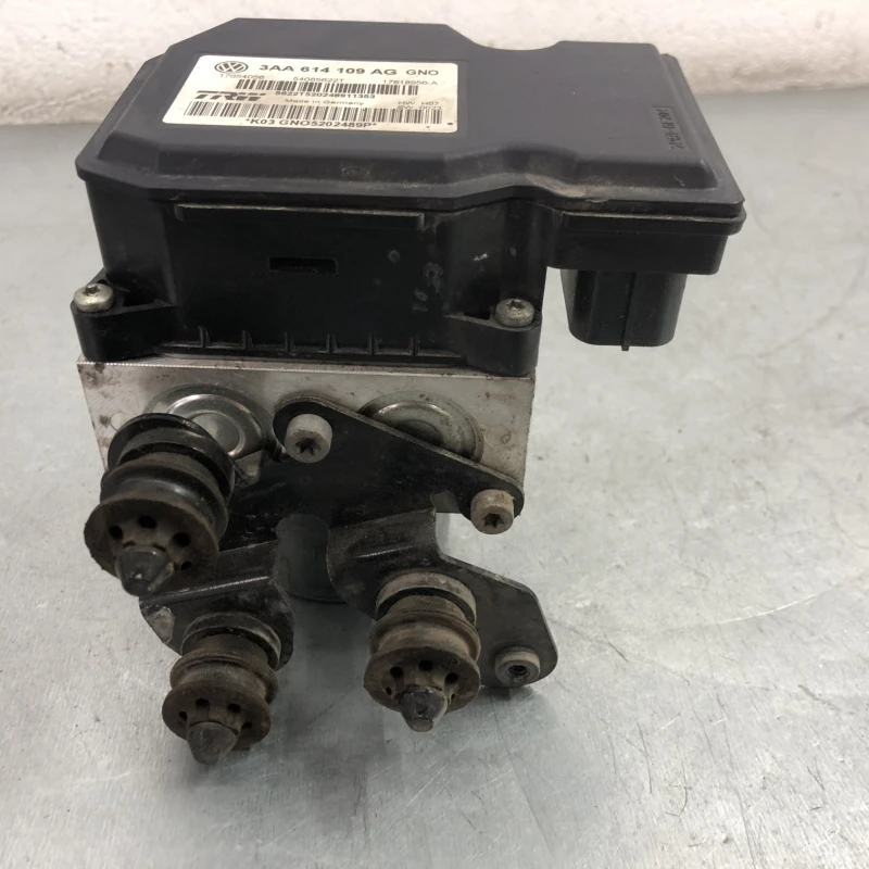 Pompa abs / Volkswagen Passat B7 2013 / Frane