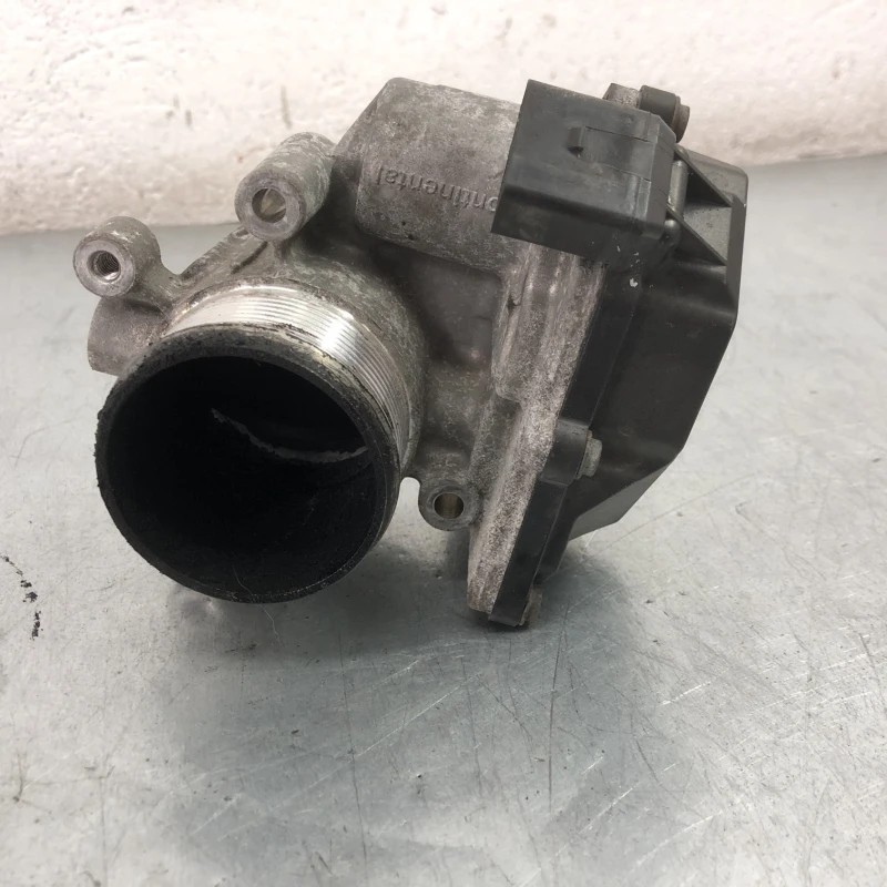 Clapeta de acceleratie / Volkswagen Passat B7 2013 / Motor, racire si evacuare