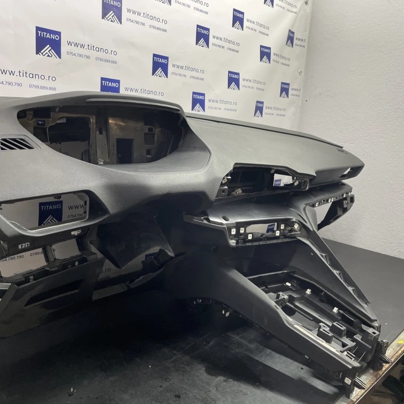 Plansa bord / Peugeot 5008 5008 2020 / Interior