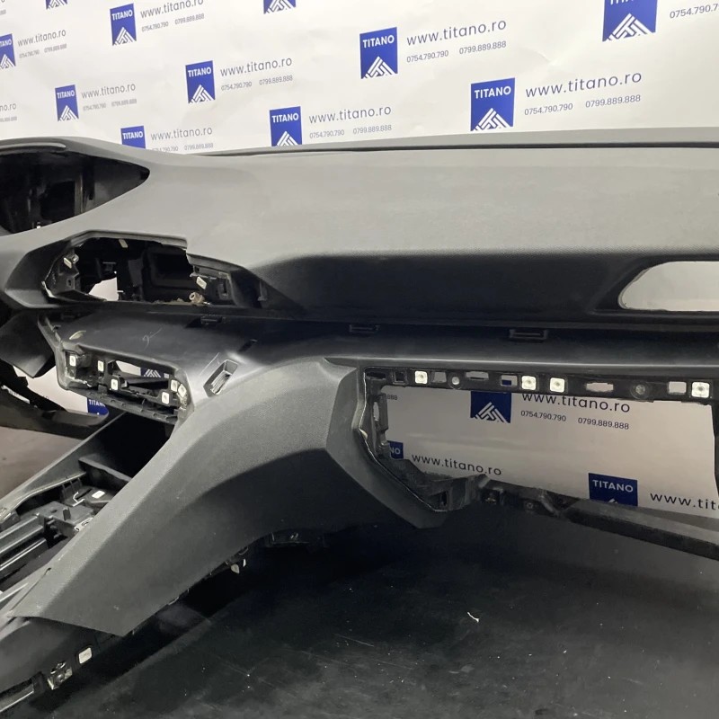 Plansa bord / Peugeot 5008 5008 2020 / Interior