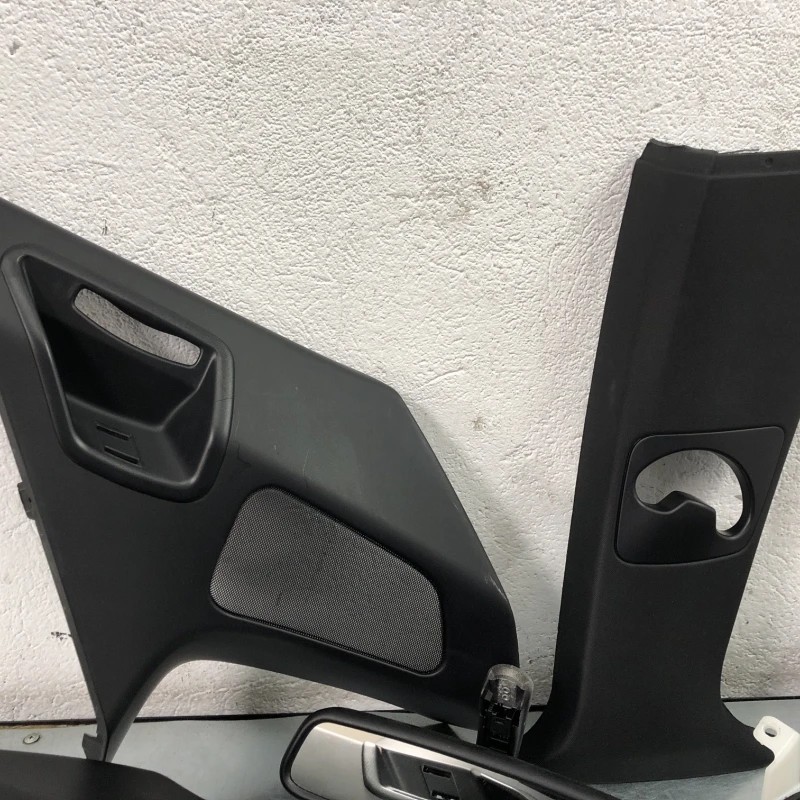 Plastice ornamente negre / BMW X5 E70 LCI 2012 / Interior