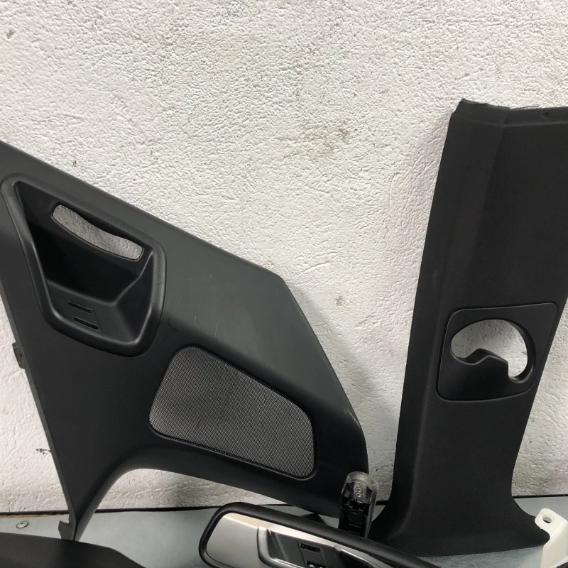 Plastice ornamente negre / BMW X5 E70 2012 / Interior
