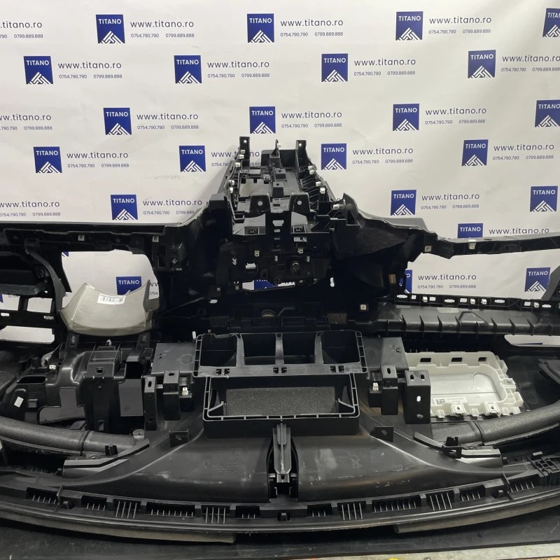 Plansa bord / Peugeot 5008 5008 2020 / Interior