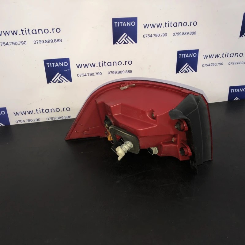 Stop dreapta caroserie / Volkswagen Passat B7 2012 / Caroserie, oglinzi si faruri