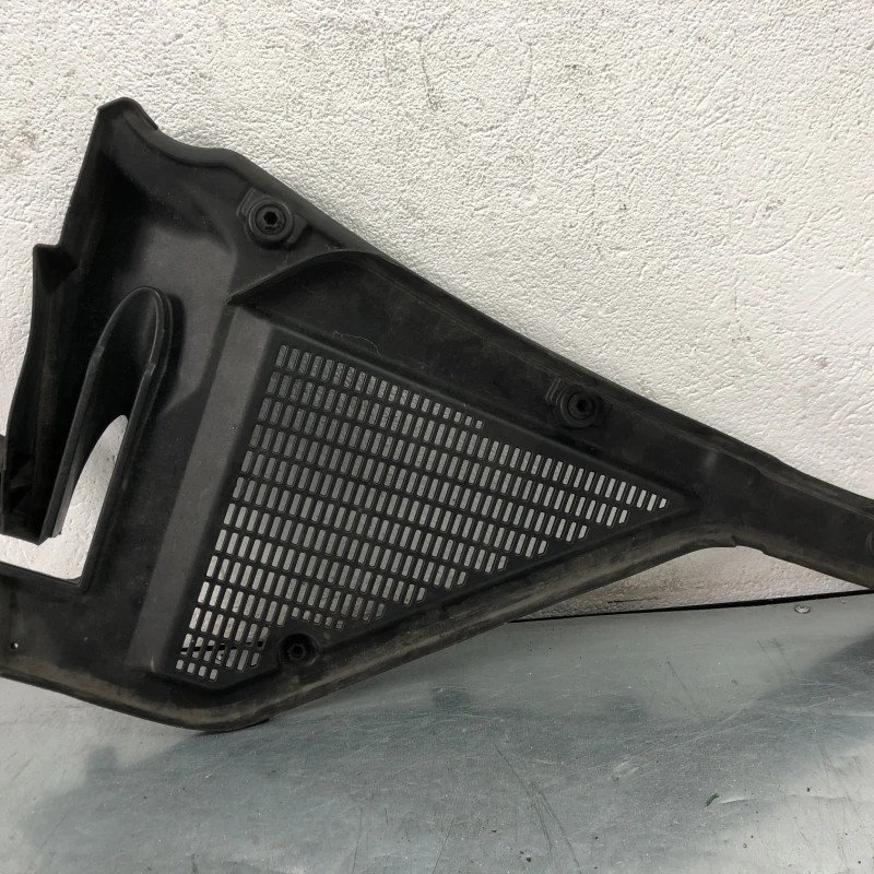 Grila stergatoare dreapta / BMW X5 E70 LCI 2012 / Caroserie, oglinzi si faruri