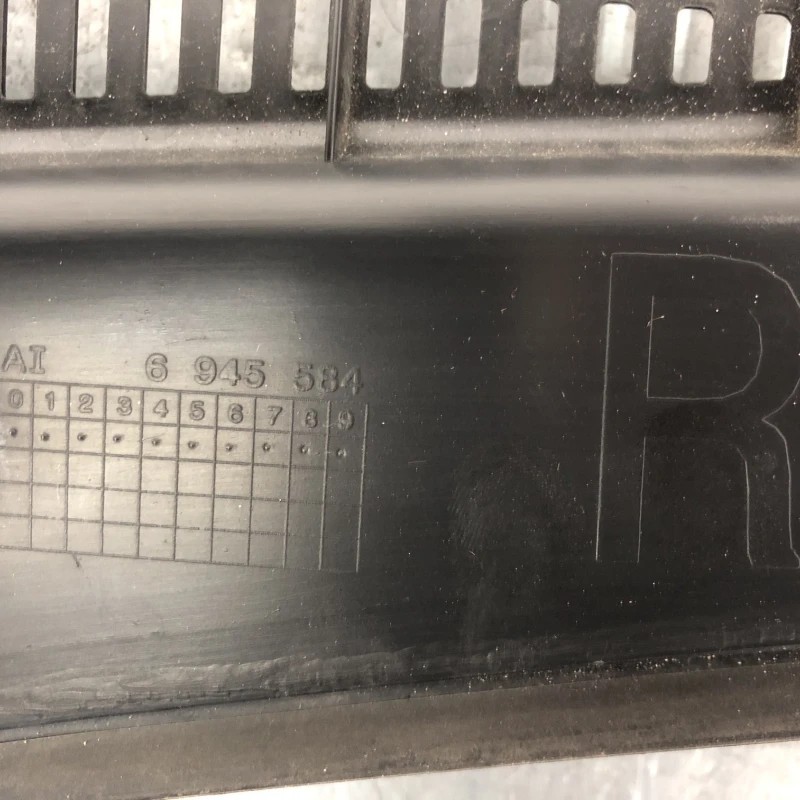 Grila stergatoare dreapta / BMW X5 E70 LCI 2012 / Caroserie, oglinzi si faruri