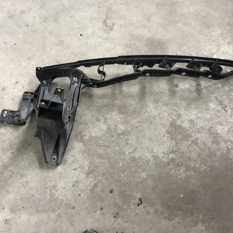 Suport aripa / BMW X5 E70 2012 / Caroserie, oglinzi si faruri