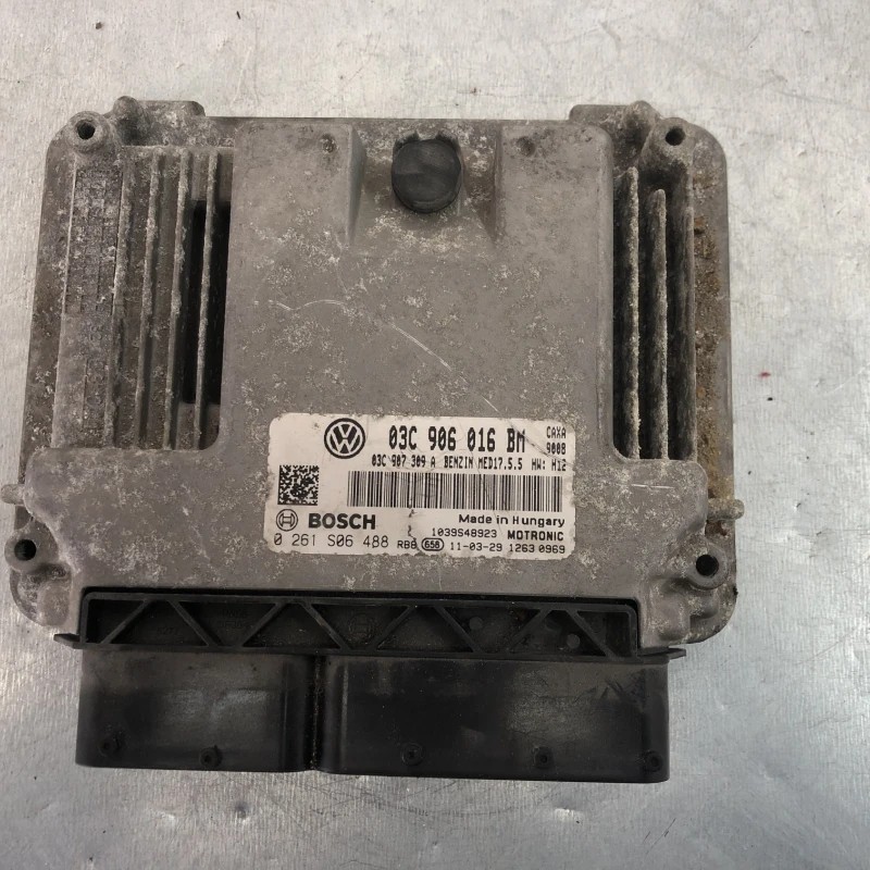 Calculator motor ecu / Volkswagen Golf MK6 2011 / Audio si electronice