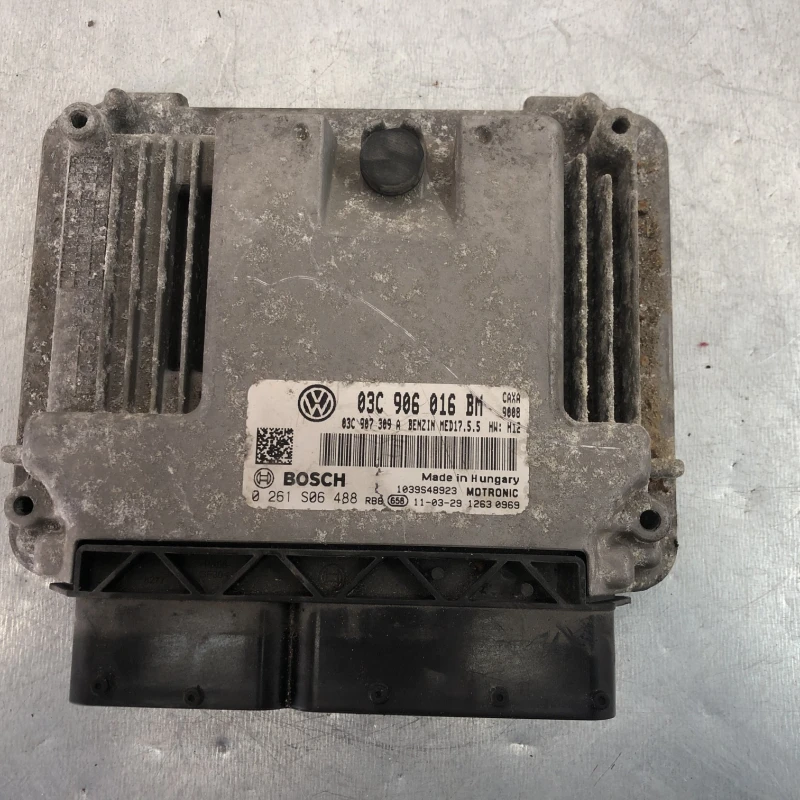 Calculator motor ecu Volkswagen 